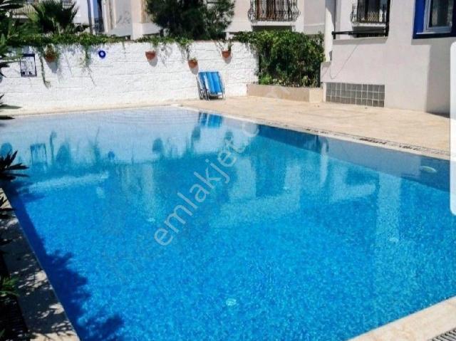 Bodrum Bitez Havuzlu Site Geniş 1+1 Eşyalı Giriş Kat