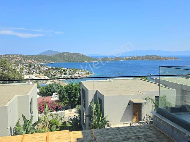 Bodrum Bitez La Terraza'da Deniz Manzaralı Satılık İkiz Villa
