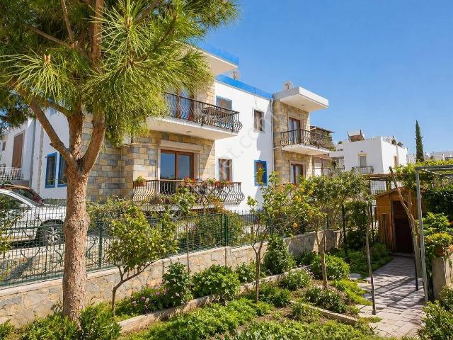 Bodrum Bitezde Geniş Balkonlu Satılık 2+1 Daire