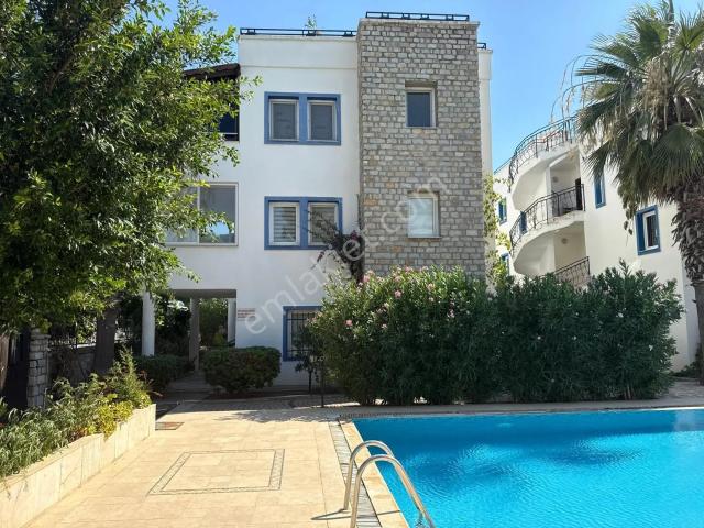 Bodrum Bitez'de Havuzlu Sitede Dubleks 3+1 Kiralık