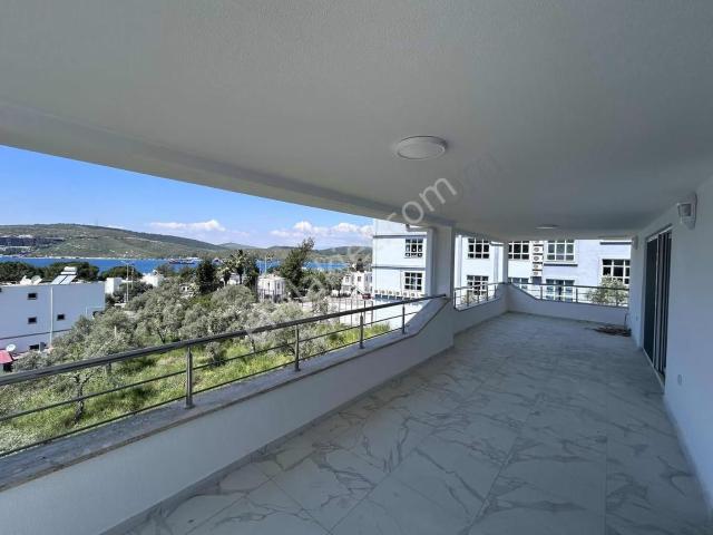 Bodrum Güvercinlikte Kiralık 2+1 Geniş Teraslı Daire