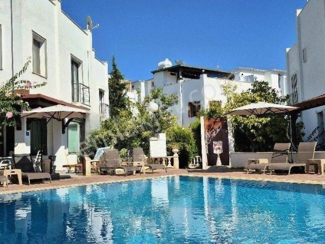 Bodrum Gümbet Villakent'te Havuzlu Sitede Satılık 2+1 Dubleks