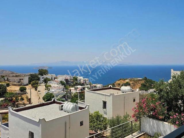 Bodrum Gümüşlük'te Deniz Manzaralı Özel Havuzlu Satılık Villa