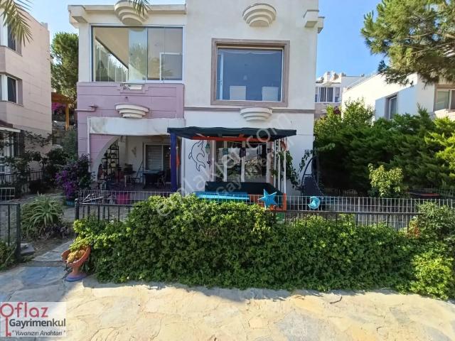 Bodrum Gümüşlükte Satılık Deniz Manzaralı Bahçe Katı Daire