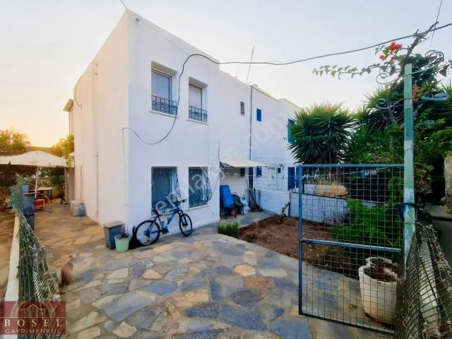 Bodrum Gümüşlük Merkez Satılık Bahçeli 3+1 Ev