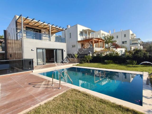 Bodrum Gümüşlük Satılık Müstakil 4+2 Havuzlu Villa