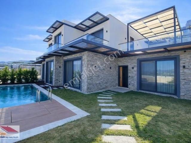 Bodrum Gündoğan Güvenlikli Sitede Özel Havuzlu Tek Kat Villa