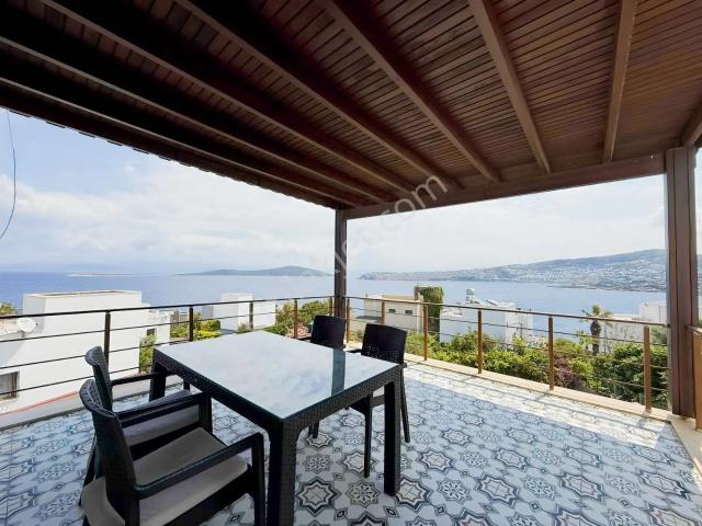 Bodrum Gündoğan Yıllık Kiralık Plajlı Sitede Deniz Manzaralı