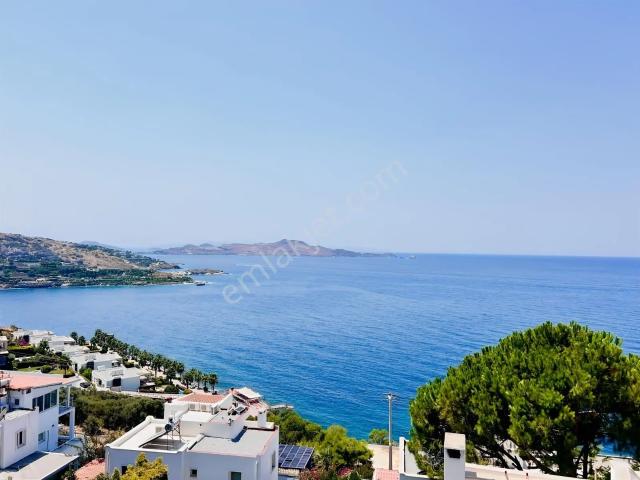 Bodrum,gündoğan'da,3 Plajlı,havuzlu Sitede,3+1,dubleks Villa