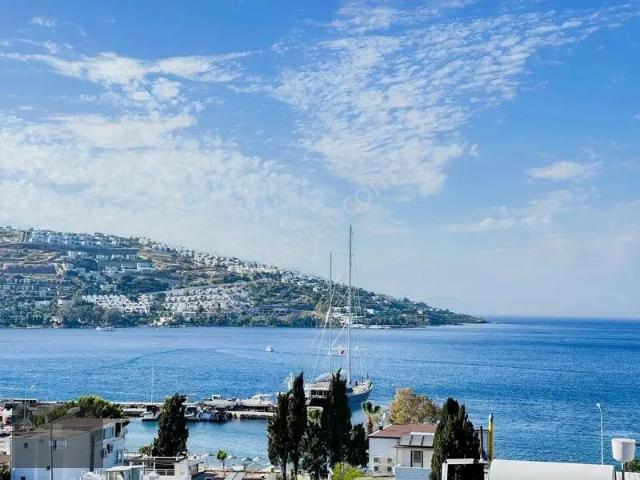 Bodrum Gündoğan'da Deniz Manzaralı, Eşyalı Kiralık Villa 3+1