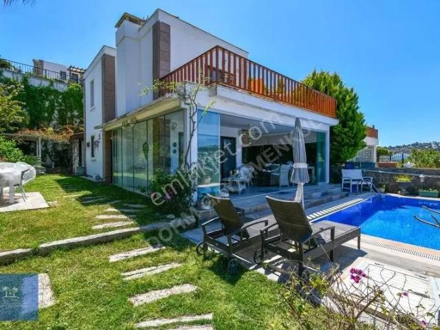 Bodrum Gündoğan'da Deniz Manzaralı Satılık Villa