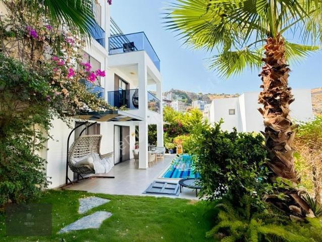 Bodrum Gündoğan'da Müstakil Havuzlu, Eşyalı Villa