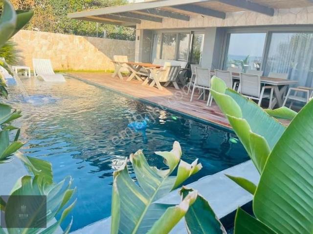 Bodrum Gündoğan'da Özel Havuzlu, Deniz Manzaralı 3+1 Villa