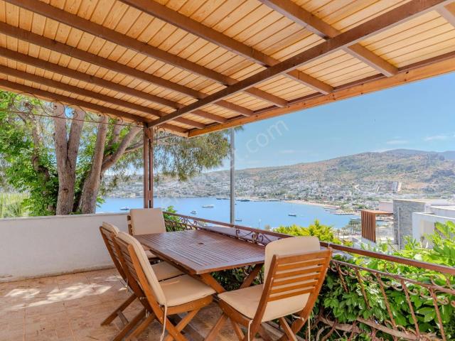Bodrum Gündoğanda Site İçinde Full Deniz Manzaralı 4+1 Tripleks