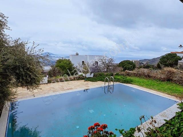Bodrum Gürece De Satılık Deniz Manzaralı Havuzlu Orjinal Taş Ev