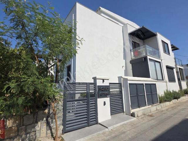 Bodrum Eskiçeşmede Site İçi 2+1 Full Eşyalı Kiralık