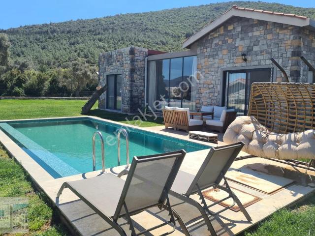 Bodrum Kızılağaçta 3+1 Özel Bahçeli Ve Havuzlu Kiralık Villa