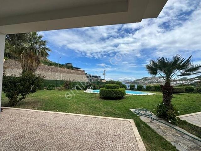 Bodrum Gümüslük Koyunbaba'da Deniz Manzaralı 3+1 Eșyalı