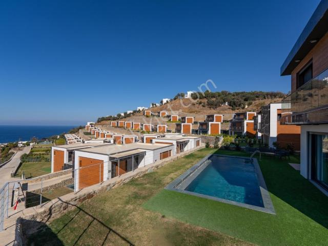 Bodrum Koyunbaba'da Satılık 4+1 Havuzlu Plajlı Villa