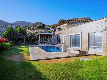 Bodrum Konacık Acropol Sitesinde Eşsiz Manzaralı, Satılık Villa