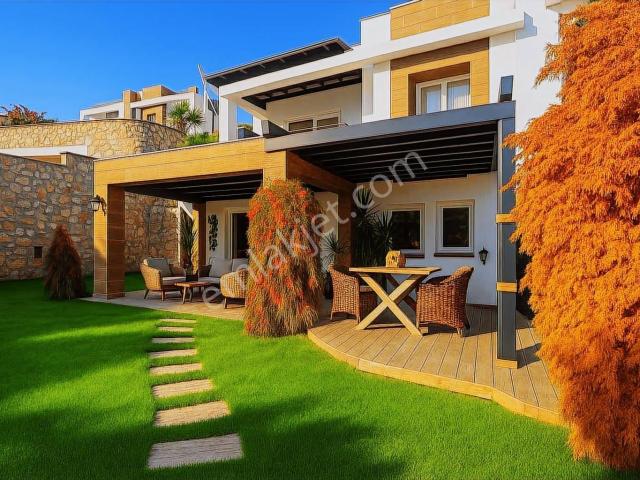 Bodrum Konacık'da Bakımlı Site İçinde Satılık 3+1 Villa