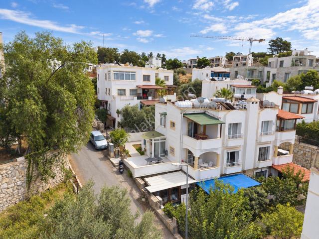 Bodrum Konacık'ta Merkezi Konumda Giriş Kat Daire