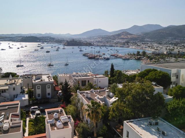 Bodrum Kumbahçe'de Deniz Manzaralı Şömineli İkiz Villa
