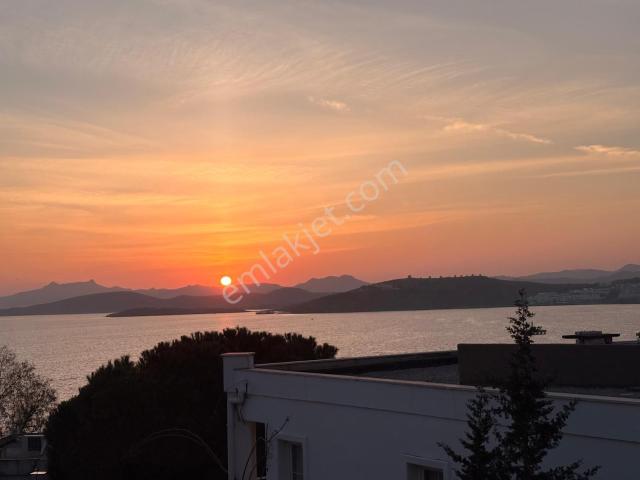Bodrum Kumbahçede Denize 100 Metre Panoramik Manzaralı Daire