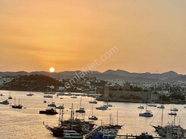 Bodrum Kumbahçe'de Satılık Marina, Kale Ve Kos Manzaralı Villa