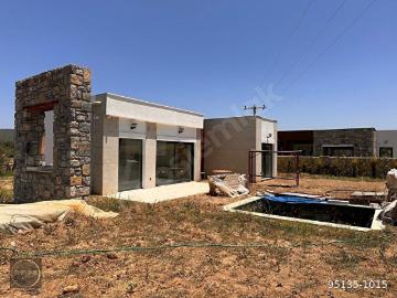 Bodrum Kumköy Çamlık Bir Dönüm Bahçeli Tek Katlı Havuzlu Villa