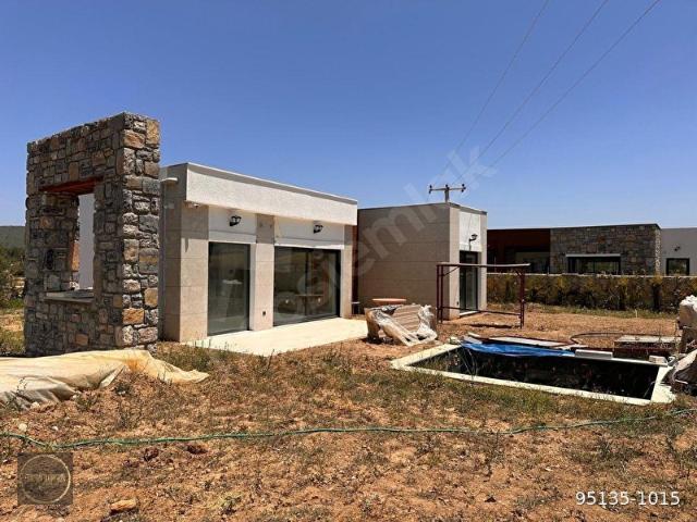 Bodrum Kumköy Çamlık Bir Dönüm Bahçeli Tek Katlı Havuzlu Villa