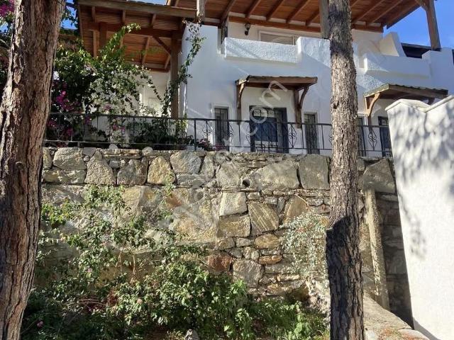 Bodrum İncisi Akyarlar'da Manzaralı Deniz Yakın Villa