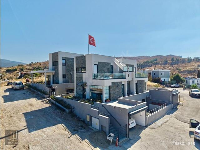 BODRUM ORTAKENT'TE DENİZ MANZARALI 3+1 SIFIR TRİPLEKS VİLLA