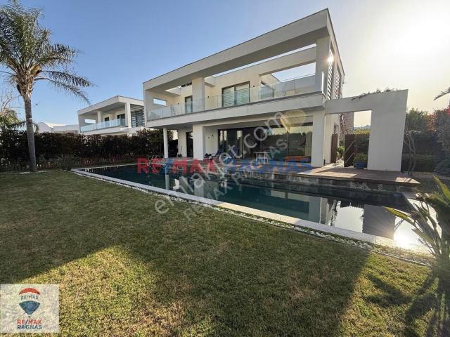 Bodrum Ortakent Müskebi'de Denize Yakın 5+2 Özel Havuzlu Villa