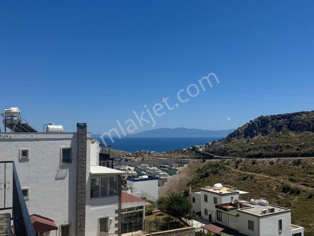 Bodrum Ortakent Sanatçılar Sitesi'nde Eşyalı 3+1 Dubleks Villa