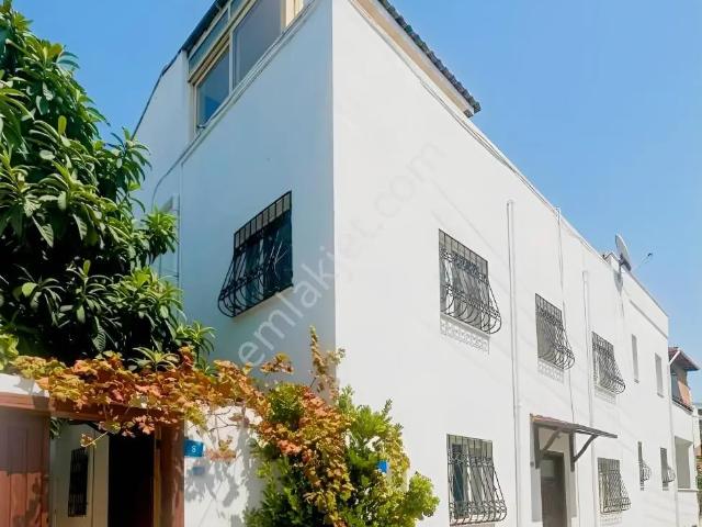 Bodrum Marina'ya Yakın 3+1 Kiralık Taş Ev