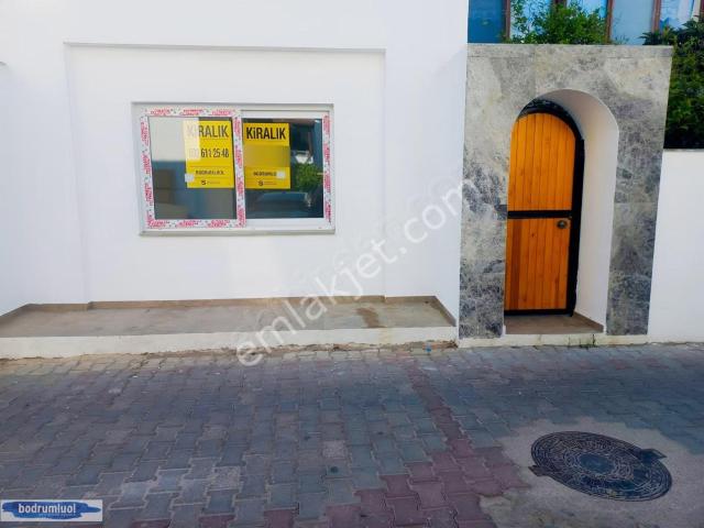 Bodrum Merkez Çarşı'da 3+1 Yıllık Kiralık Boş Yeni Bahçe Katı