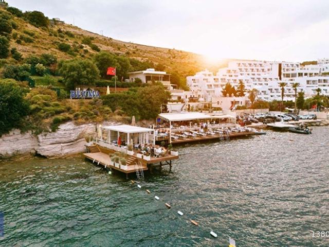 Bodrum Merkez Bardakçı Denize 150 Metre Plajlı Havuzlu Site 2+1
