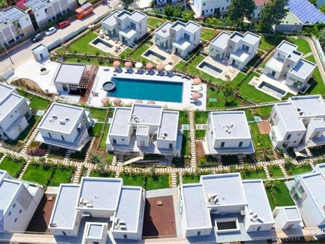 Bodrum Merkez Bardakçı Denize 150 Metre Plajlı Havuzlu Site 2+1