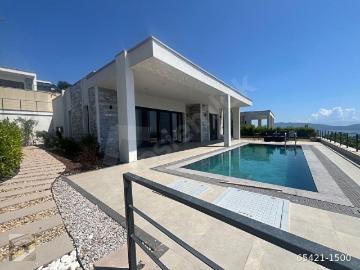 BODRUM MERKEZ DENİZ MANZARALI MÜSTAKİL HAVUZLU VİLLA