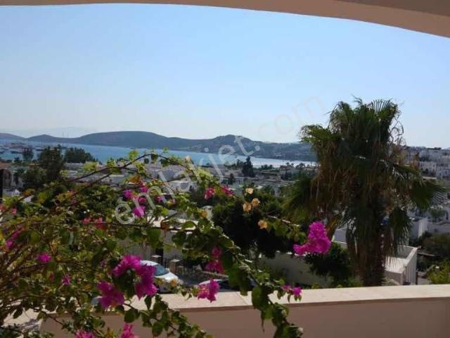 Bodrum Merkez Kiralık Mustakil Havuzlu Deniz Manzaralı Dubleks