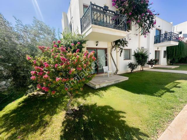 Bodrum Merkez Turkkuyusu Mahallesı Havuzlu Sıte De 3 + 1 Daıre