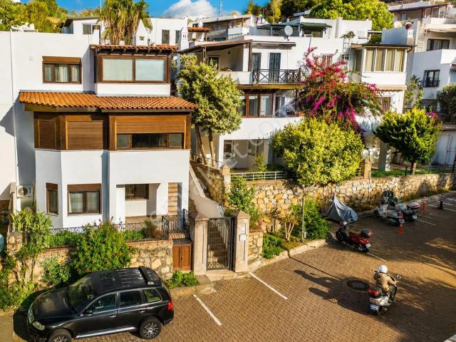 Bodrum Merkezde, Doğa Manzaralı, Bakımlı Villa