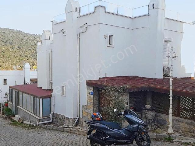 Bodrum Merkezde Site İçinde 3+1 Müstakil Villa