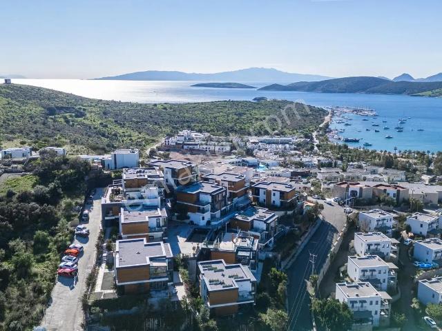 Bodrum Mirage Marina Sitesi'nde Deniz Manzaralı Tripleks