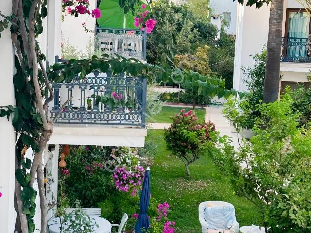 Bodrum Mrkz Turkkuyusu Mah. Havuzu Sitede 2 + 1 Bahçe Katı Daıre