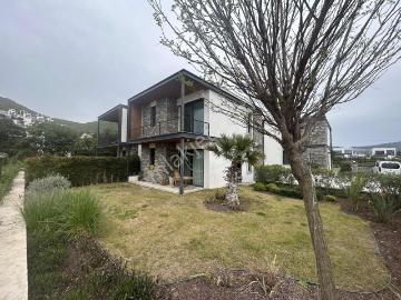 Bodrum Peksimet De Denize Yürüme Mesafesinde 2+1 Üst Kat Daire