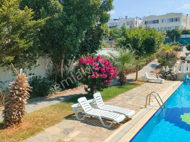 Bodrum Çırkan'da Havuz Manzaralı Satılık 2+1 Daire