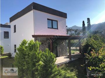Bodrum T.reis Merkezde Marinaya 300 metre Mesafede Satılık 3+1 Müstakil Sıfır Dubleks