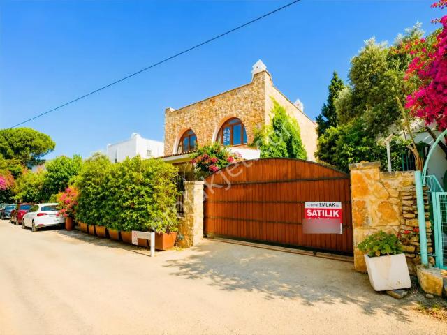 Bodrum Torbada Denize 20 Metre 400 M² Müstakil Taş Ev